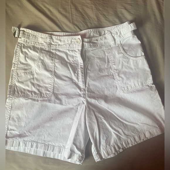 Classic Elements Shorts - Picture 1 of 3